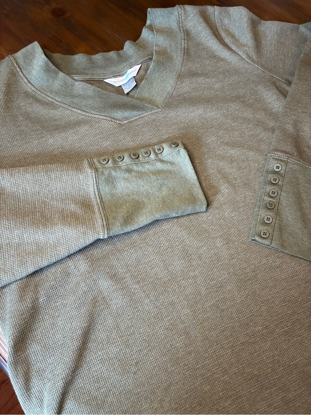 Christopher & Banks Women’s V-Neck top in Olive Green